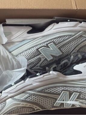 New Balance Grey Blue 740 Shoe Box Label